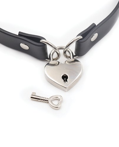 Plesur PVC Collar w/Heart Lock - Black