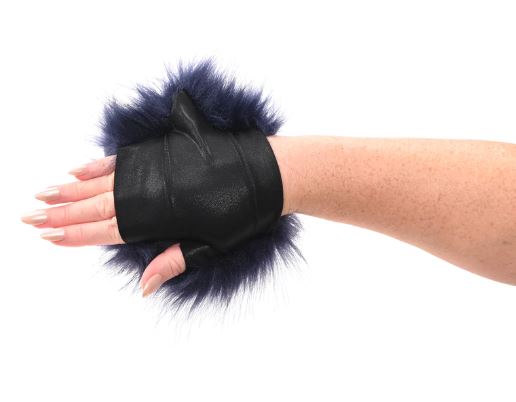 COUGAR SPIKED SENSORY GLOVE